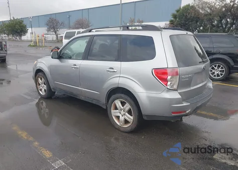 2010 Subaru Forester 2.5X Premium z USA, uszkodzony, nr VIN JF2SH6CC1AH762431